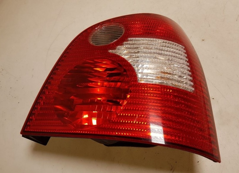 Feu Arriere Droit
VOLKSWAGEN Polo 4
An 01.2002 - 05.2005

