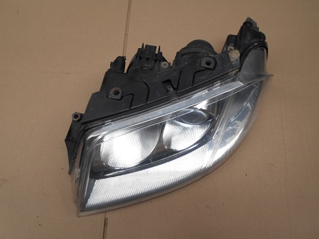 Optique Gauche
VOLKSWAGEN Passat
10/2000 03/2005 
