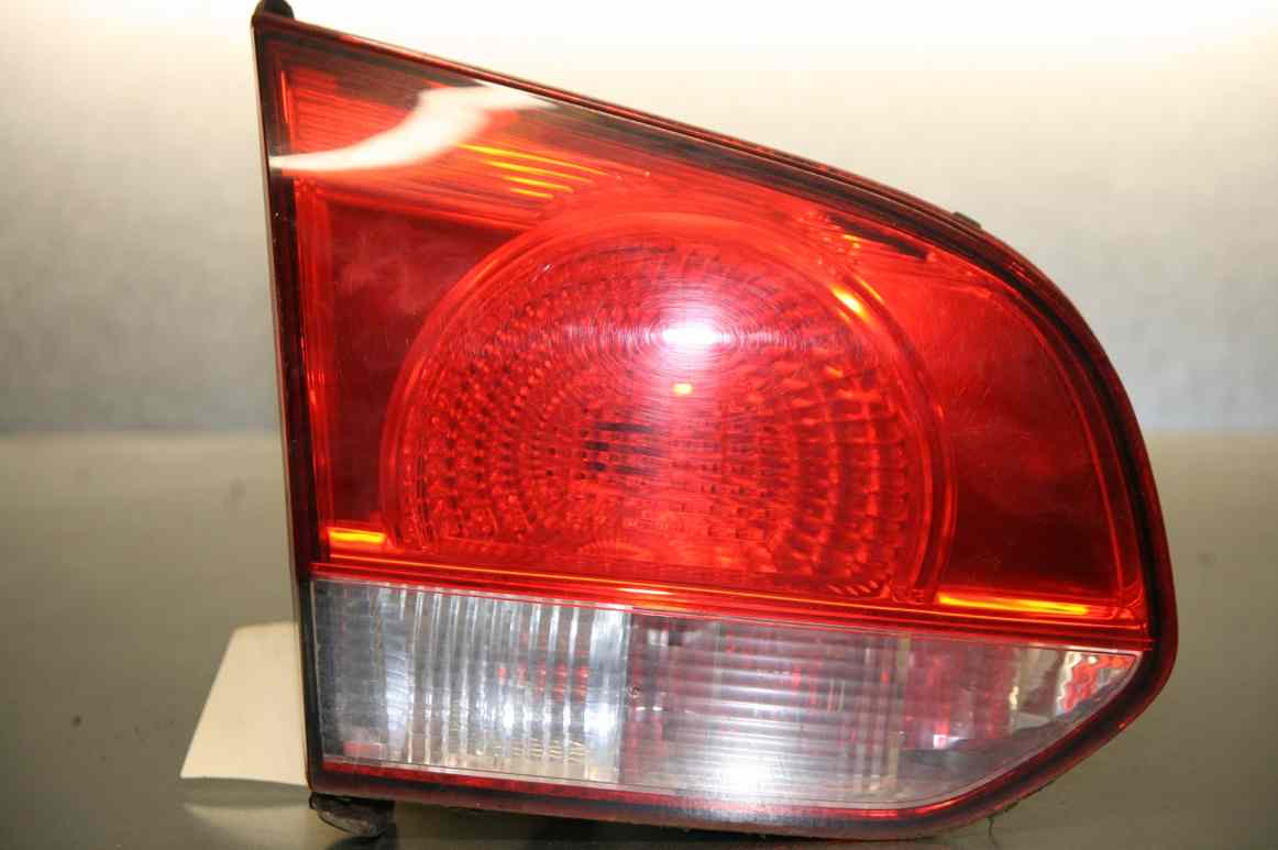 Feu Arriere de hayon Gauche VOLKSWAGEN Golf 6 (5K)
12.2010

