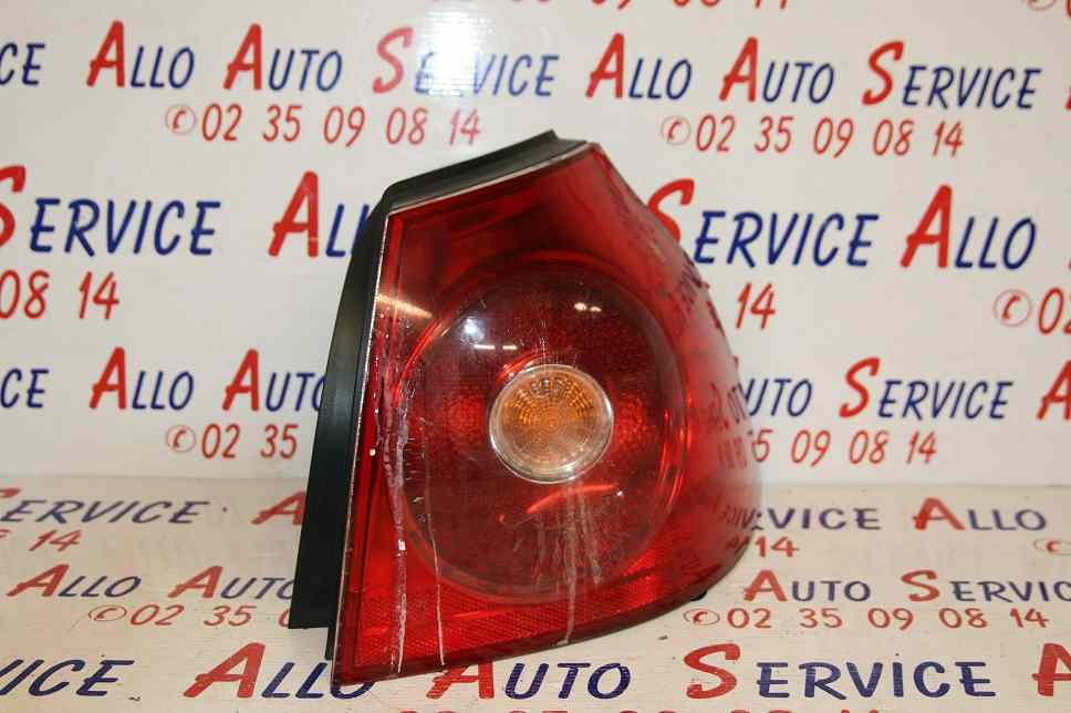 Feu Arriere Droit

VOLKSWAGEN GOLF V (1K) 10.2008

2003-11->2008-10


