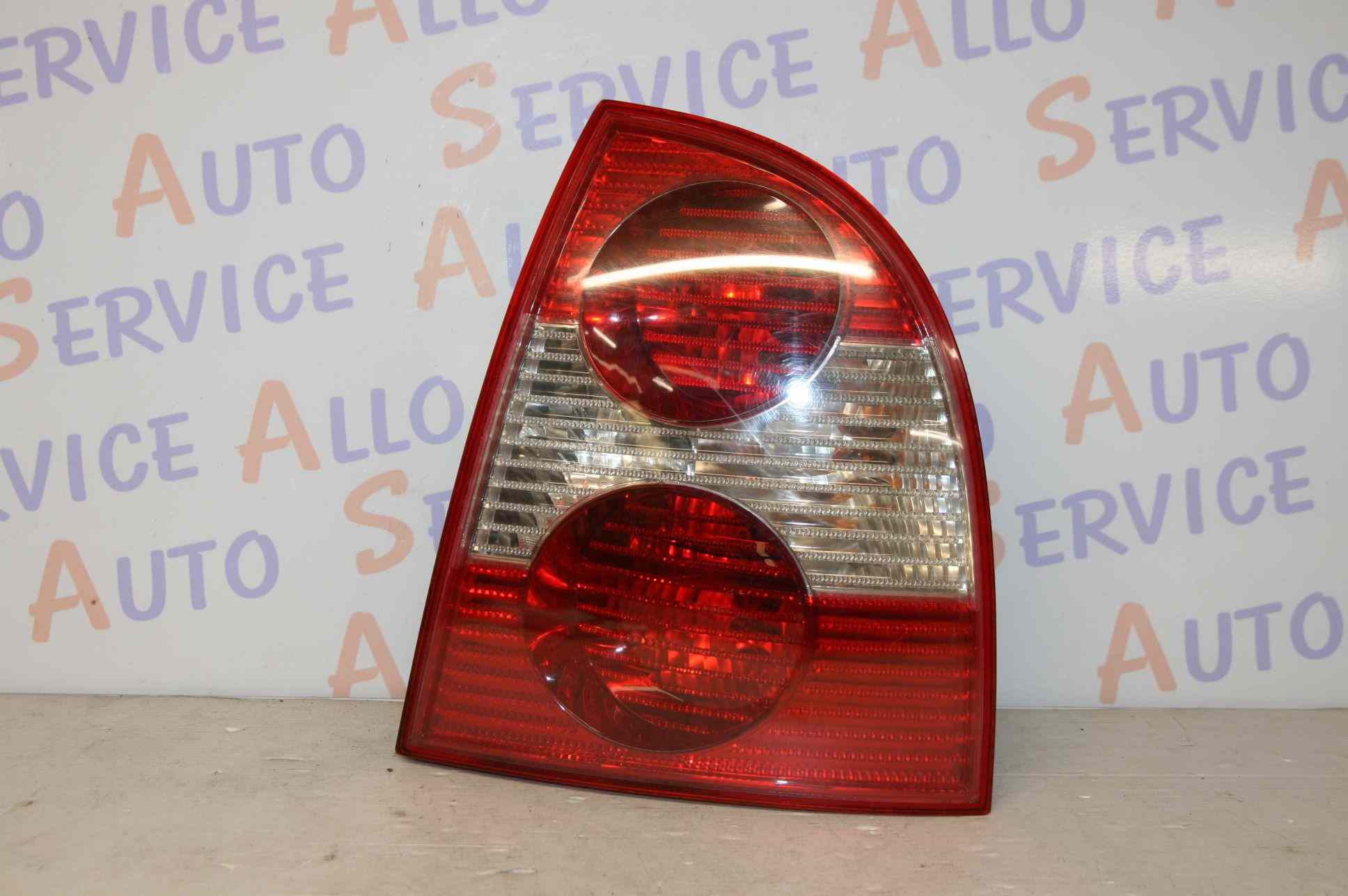 Feu Arriere Droit
VOLKSWAGEN PASSAT IV (3B) PHASE 2 4P 
2000-10->2005-03

