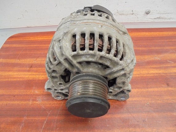 Alternateur 
VOLKSWAGEN Golf Plus (5M) 1.9 TDI 90CV
An 03.2005 - 03.2009

140 ampères