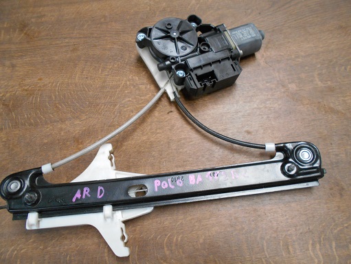 Leve Vitre Ar Droit
VOLKSWAGEN Polo 5 (6R)
An 09.2009 - 05.2014