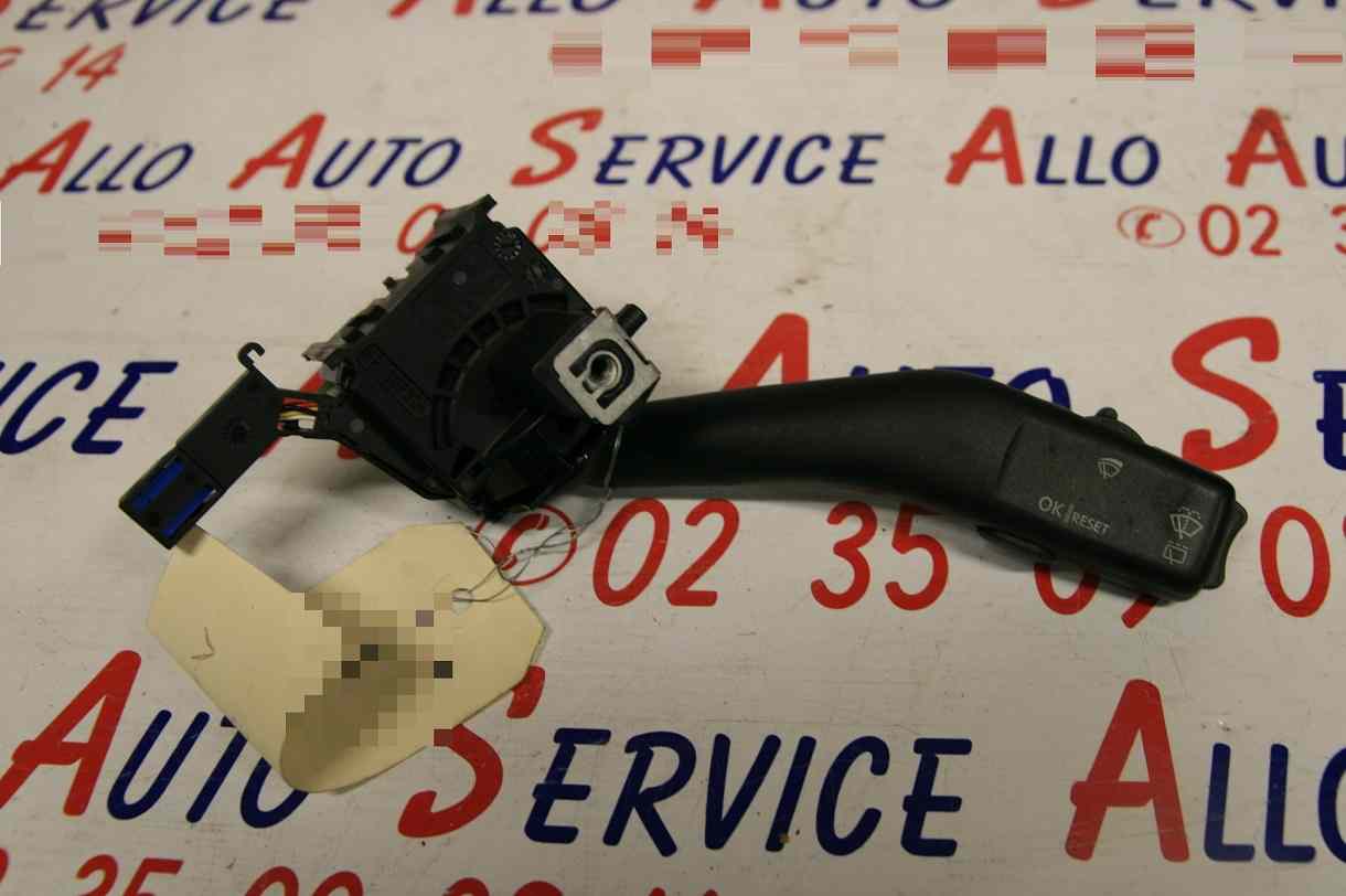 Commodo Essuie-glace VOLKSWAGEN Touran 1 Phase 1
01.2004

Référence :
1K0953519A
QC2