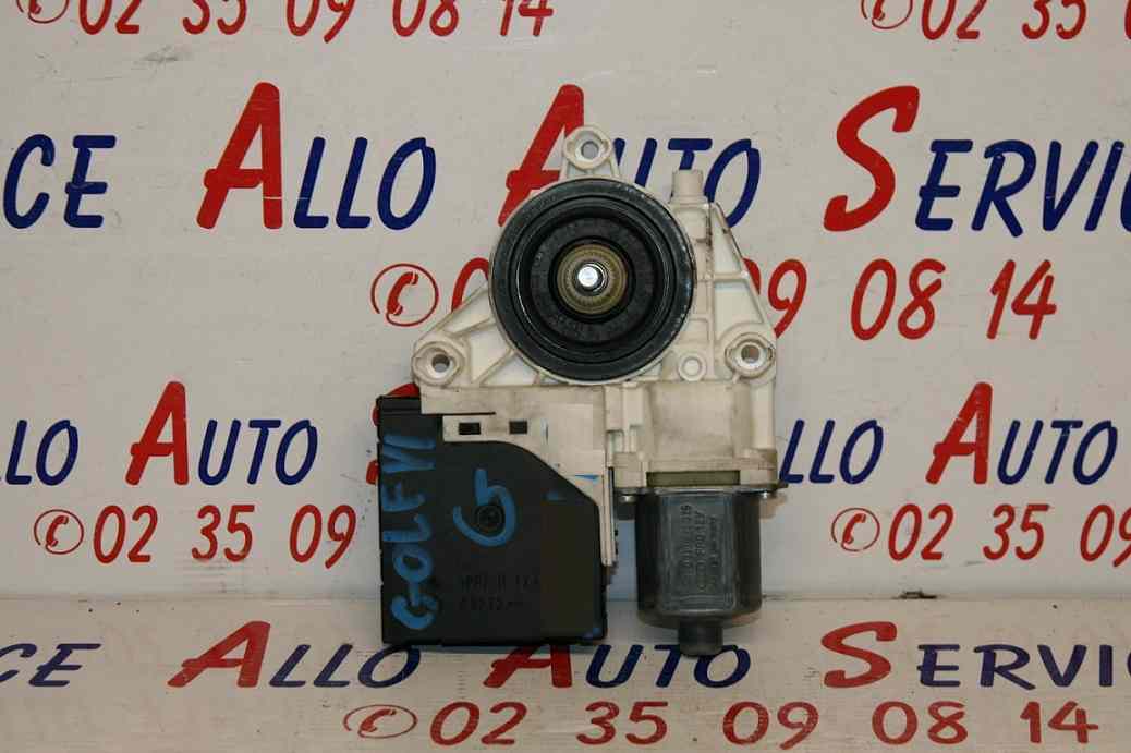 Leve Vitre Av Gauche VOLKSWAGEN GOLF VI (5K)
08/2011

Bosch : 0 130 822 325
        5K0959792A

