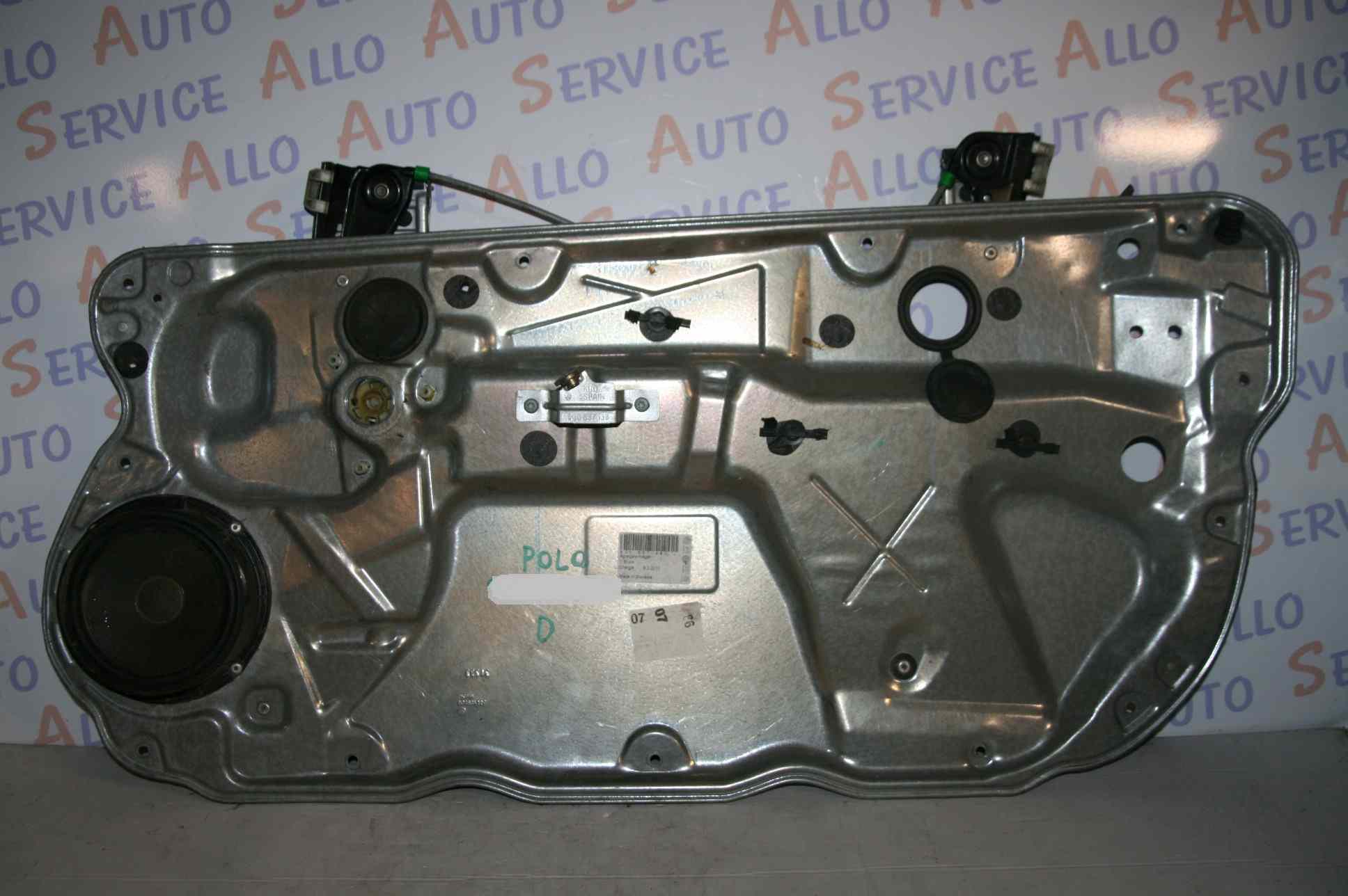 Leve Vitre Av Droit
VOLKSWAGEN POLO IV (9N) PHASE 1 5P 
2002-01->2005-05

