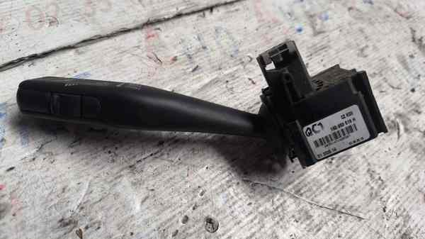 Commodo Droit
VOLKSWAGEN Golf 
essuie glace
Ref:1K0 953 519

