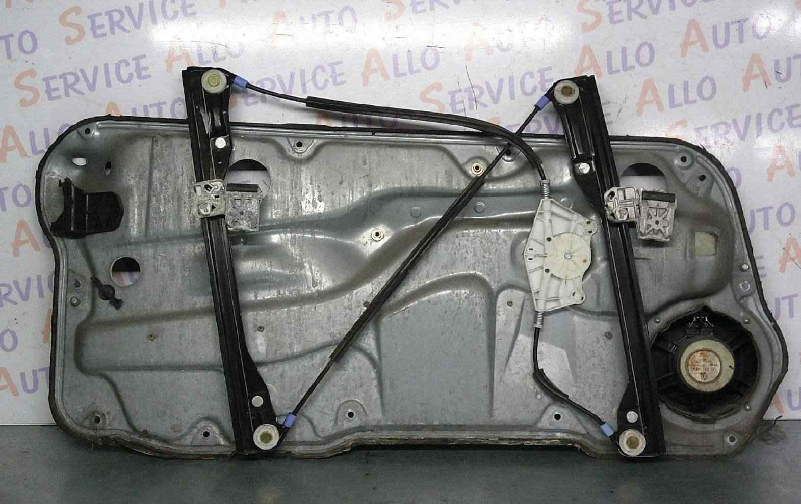 Leve Vitre Av Droit VOLKSWAGEN Golf 4

MILLESIME 10/2000

