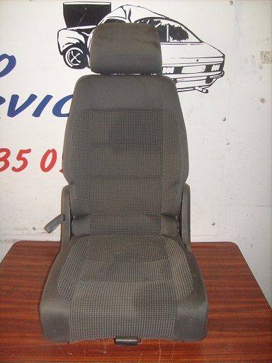 Siege AR Gauche ou Droit ou Milieu
VOLKSWAGEN Touran (1T)
An 05.2005 - 12.2006

Frais de port sur devis