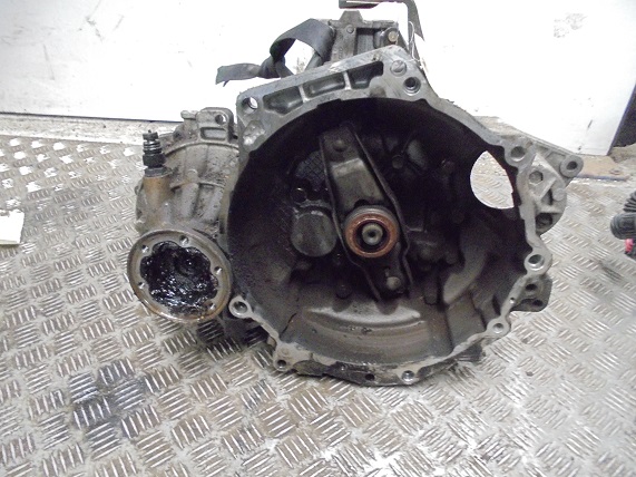 Boite de vitesses 
VOLKSWAGEN Golf 4 1.9 TDI 100CV
An 01.1998 - 05.2004

Type boite : EUH / EBF / EWX
156 000 Km / 163 000 Km

Garanti(e) 3 mois

Frais de Port sur devis