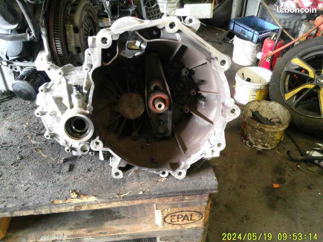 BOITE DE POLO 5 PHASE 2 
MANUELLE : QAD
MOTEUR : CHYB
KM : 102.247

