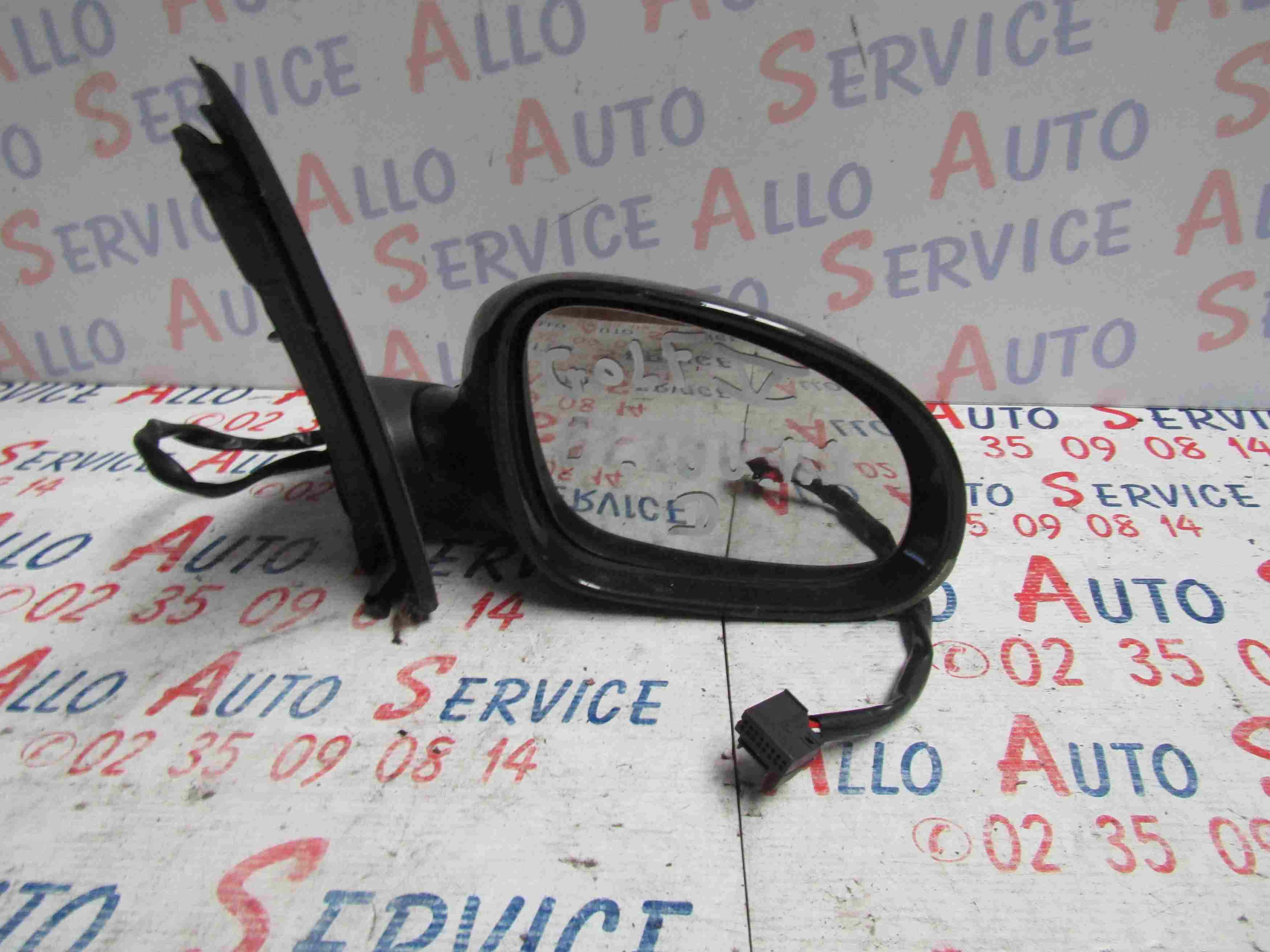 Retro Electrique Droit
VOLKSWAGEN Golf 5 


06.2008
Couleur: Noir
Frais de port sur devis


