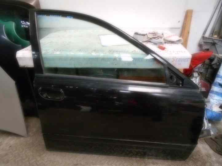 Porte AV Droit
VOLVO V40 S40
An 03.1996 - 06.2000

Vendue nue
Frais de Port sur devis