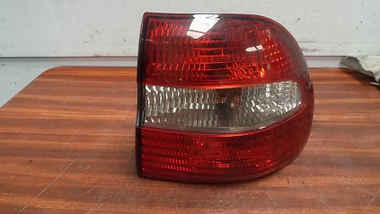 Feu Arriere Droit
VOLVO V40
An 06.2000 / 12.2003

